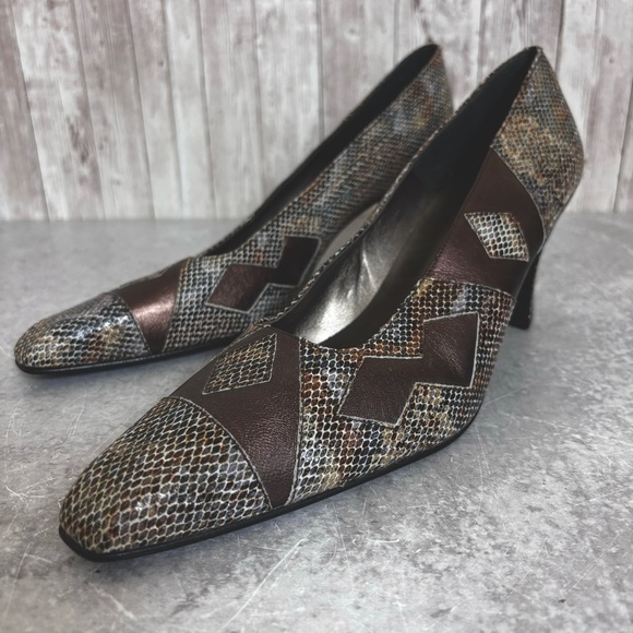 M. Jerrold by Margaret J. Shoes - Vintage M. Jerrold by Margaret J. Brown Snakeskin Geometric Spain Pumps Size 10